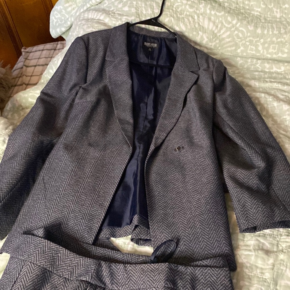 Women pants suit